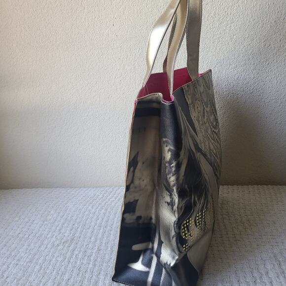 Victoria's Secret Stylish Black and Gold Tote Bag - Picture 4 of 11